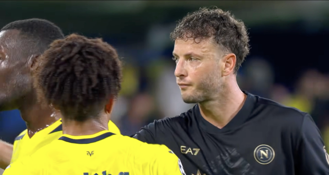 Villarreal-Napoli 3-1, Rrahmani esulta dopo il gol del vantaggio azzurro in Champions League